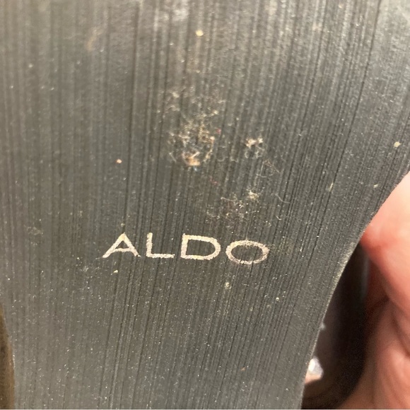 ALDO Sz 7 Back Studded Stacked  Heel Almond Toe Leather Ankle Boots Booties - Picture 3 of 9